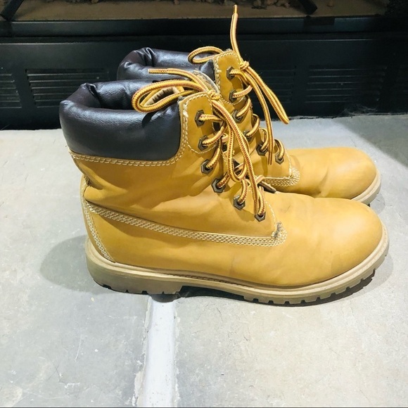 Esprit Forest Boots - Picture 1 of 7